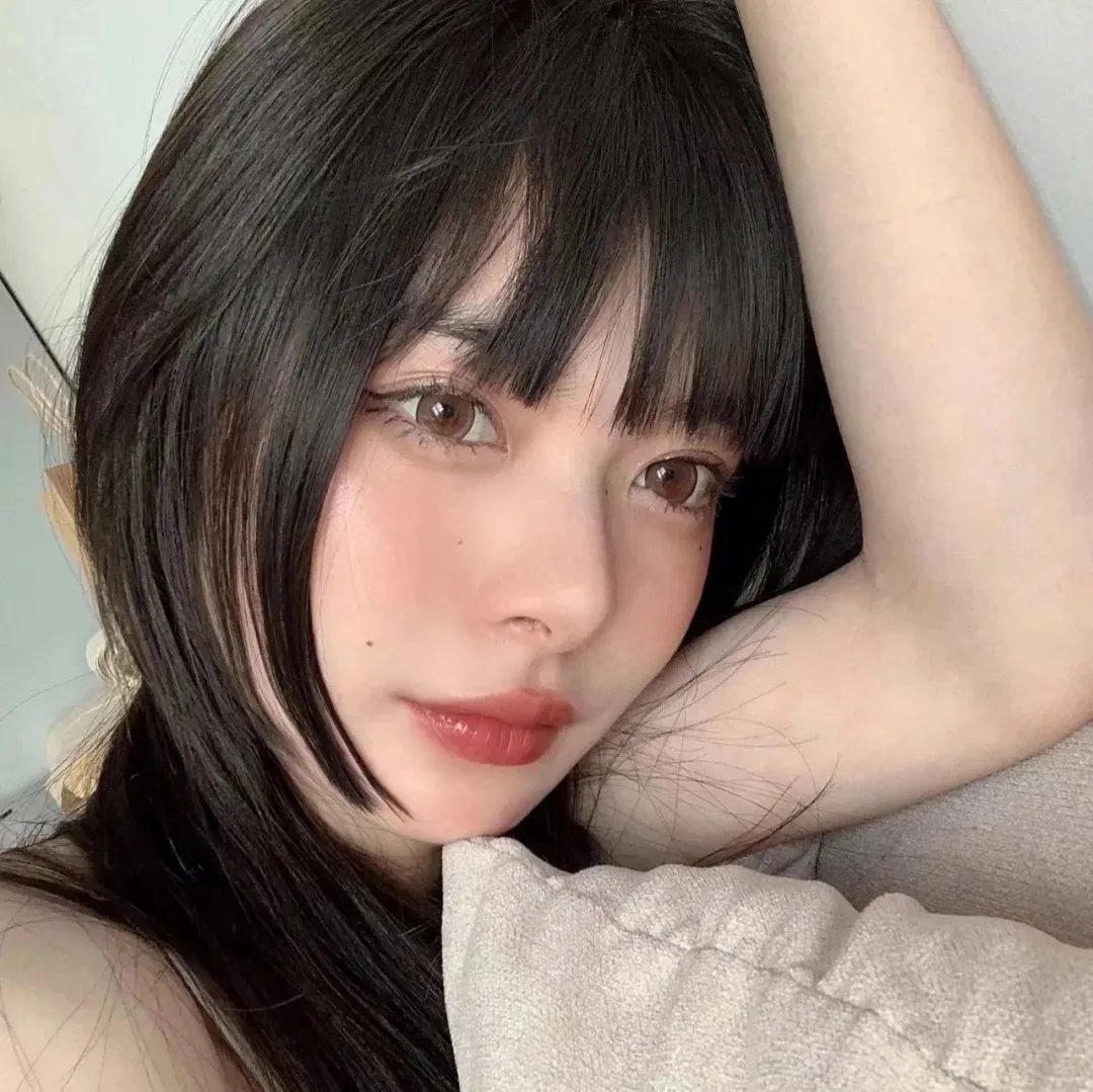 终将散去的尾迹云